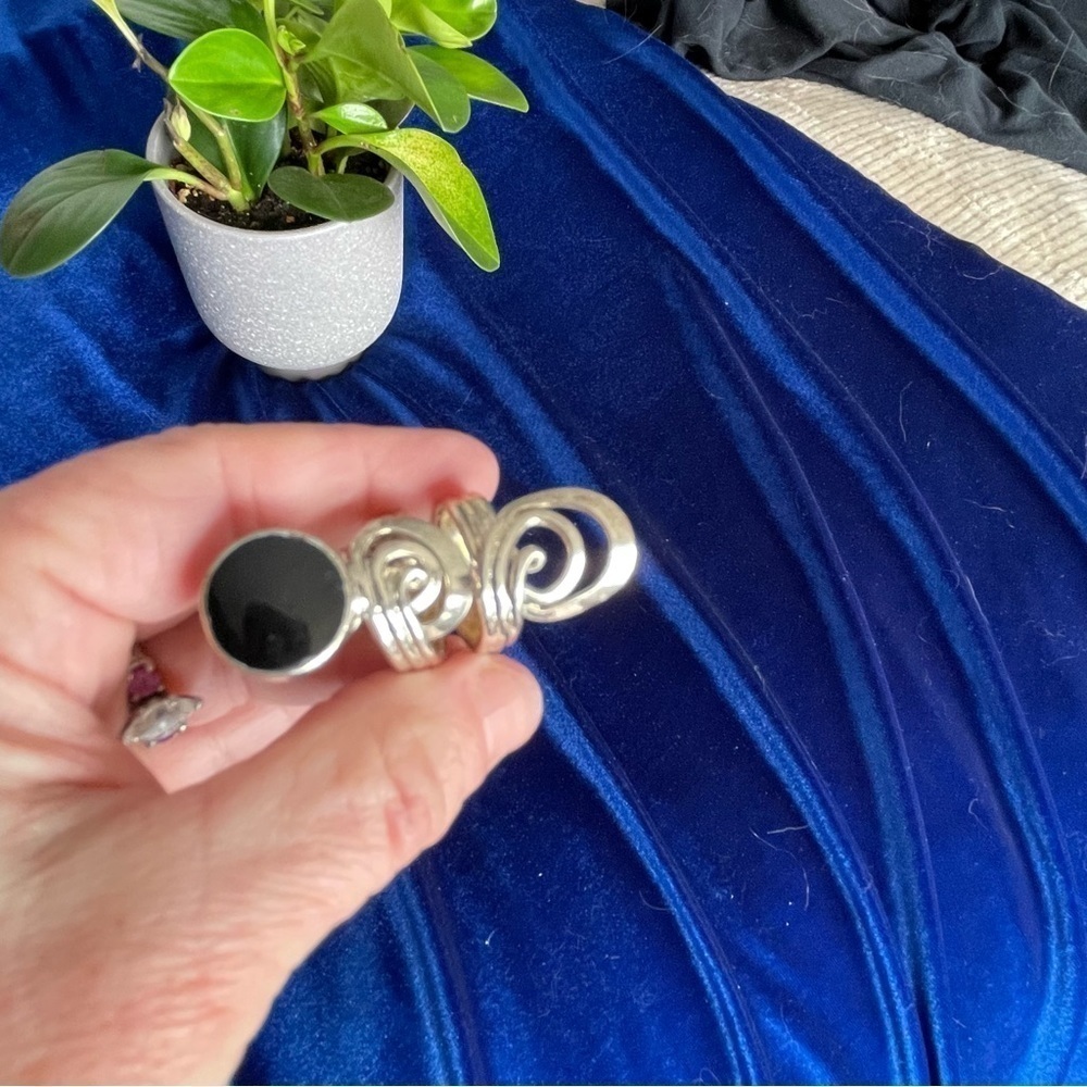 Stainless Steel ring, made w/ Oneida Fork. Crafted into a ring with black onyx. - Picture 7 of 12